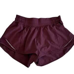 LULULEMON HOTTY HOT LR 2inch Maroon Shorts Womens Size 2